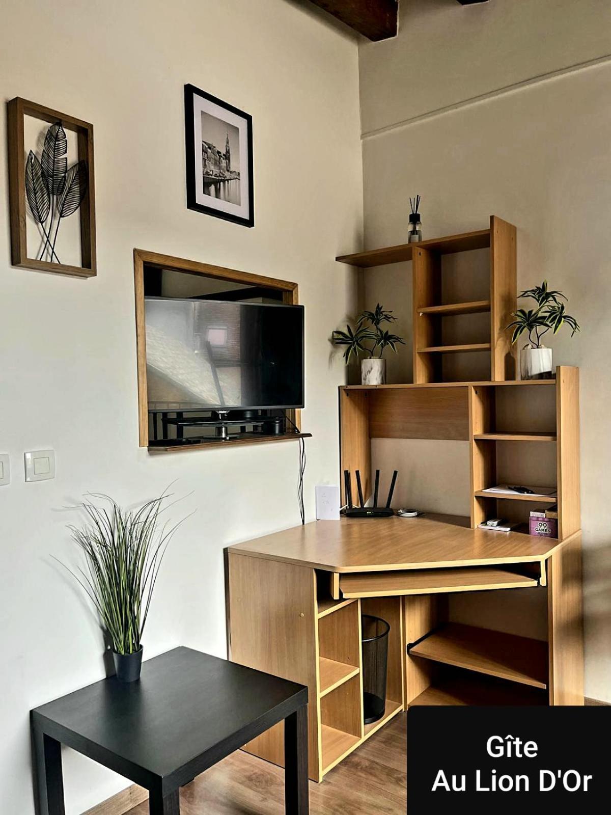 Au Lion D'Or Apartment Les Roches-l'Eveque ภายนอก รูปภาพ